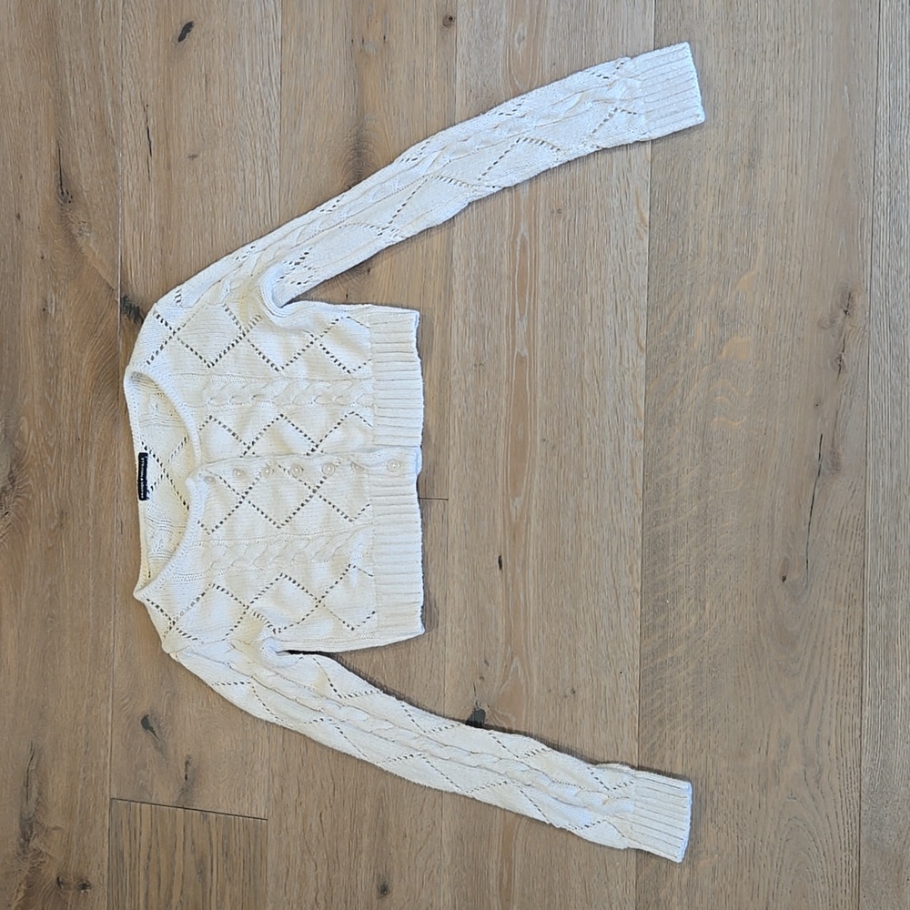 Brandy Melville Women's Cream Cropped Cardigan Sweater Long-sleeved